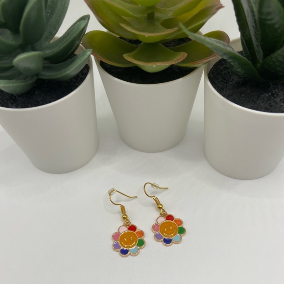 Daisy Flower Smiley Happy Face Y2K Inspired Drop Earrings - Picture 8 of 8